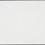 Document blanc avec marques de recadrage noires sur bords